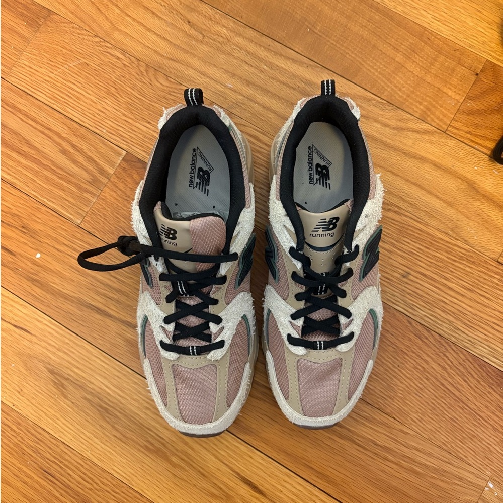 New Balance 530 Athletic Sneakers